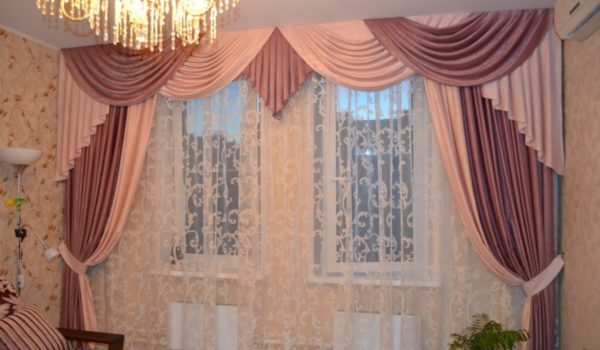 классические шторы в зал