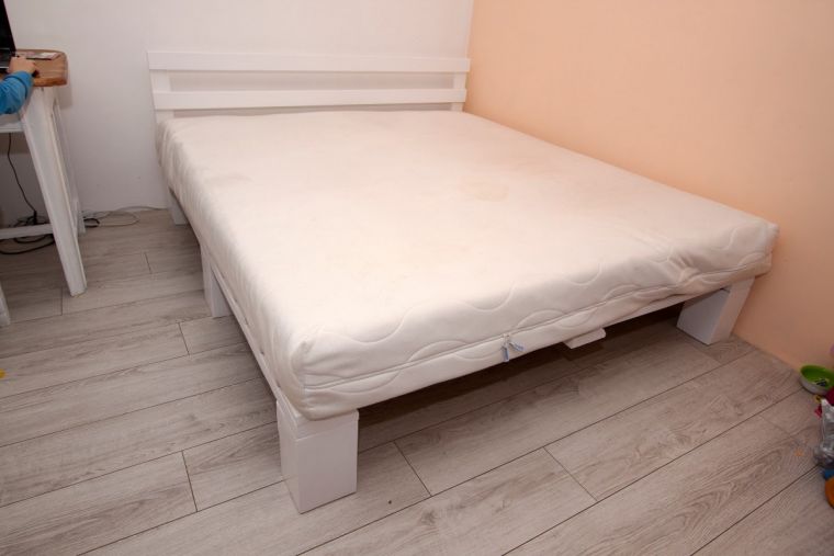 Кровать своими руками - пошаговый мастер-класс как и из чего можно сделать удобную кровать (115 фото)