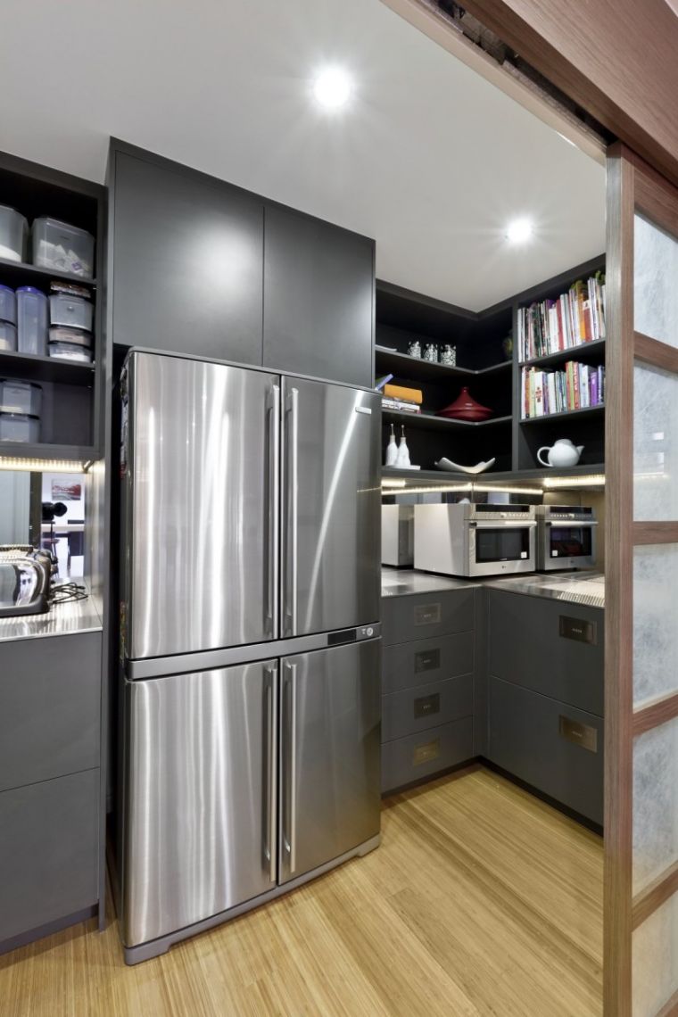 Кухня с холодильником - 90 фото примеров современного дизайна и идеи оформления кухонной бытовой техники