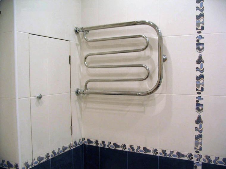 Трубы в ванной: простые и аккуратные варианты монтажа и советы как красиво спрятать коммуникации (90 фото)
