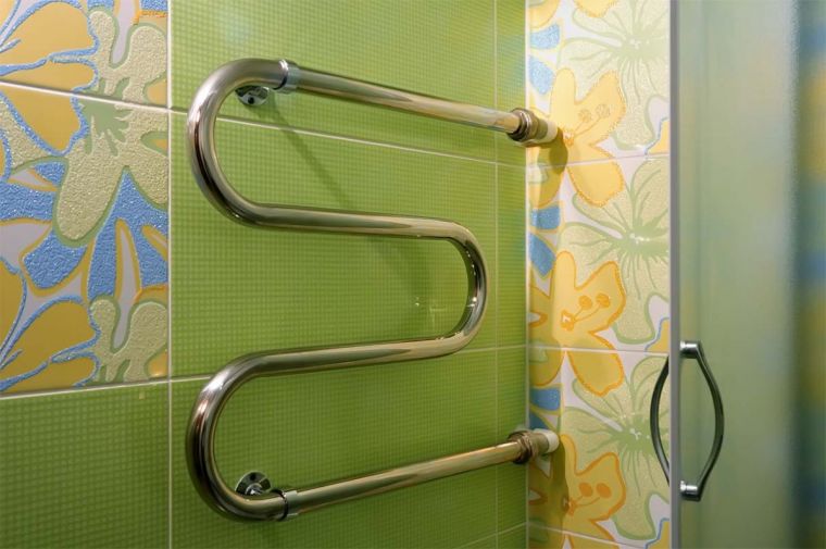 Трубы в ванной: простые и аккуратные варианты монтажа и советы как красиво спрятать коммуникации (90 фото)