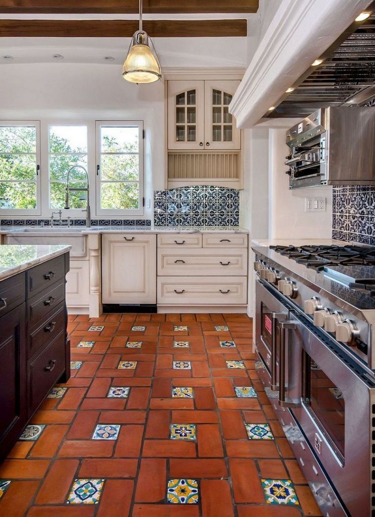 Пол на кухне - интересные варианты применения современных видов напольного покрытия (95 фото)