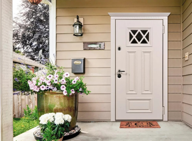 10 лучших цветов для входной двери в дом